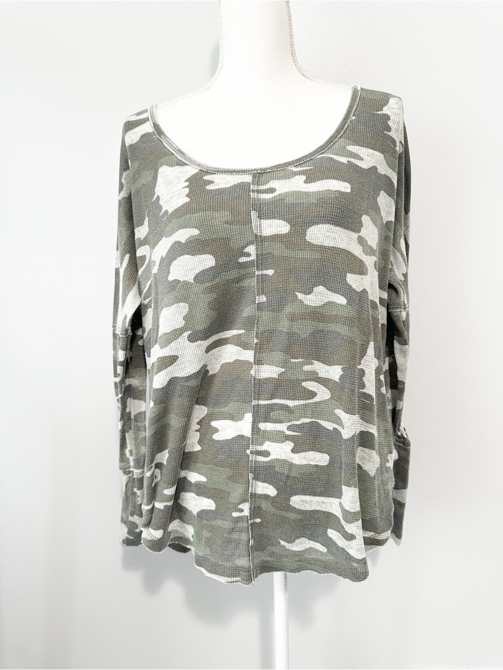 Lucky brand Scoop Neck Long Sleeve Camo Top size large